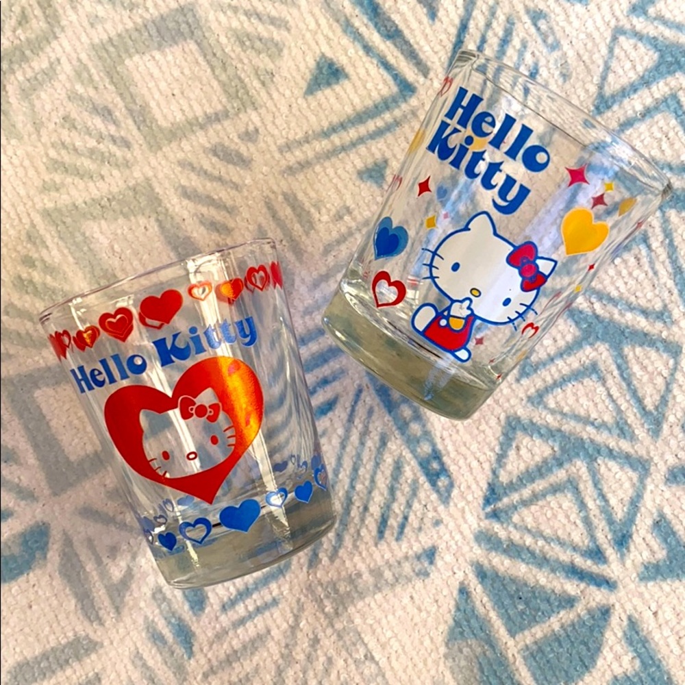 Hello Kitty Shot Glass Set - Picture 6 of 6